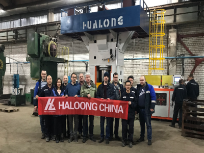 買壓力機(jī)的企業(yè)為什么都考察這家42年的壓力機(jī)廠家？